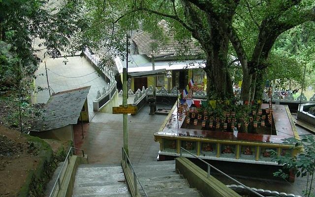 Dowa Rock Temple Ella